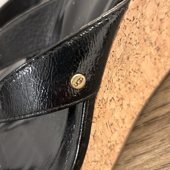 [Ugg] Australia Natassia Black Patent Leather Comfort Slip-On Wedges Women’s 10 - Picture 6 of 12
